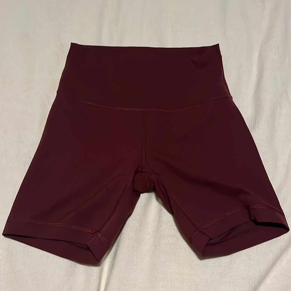 Lululemon Wunder Train high rise short 6”